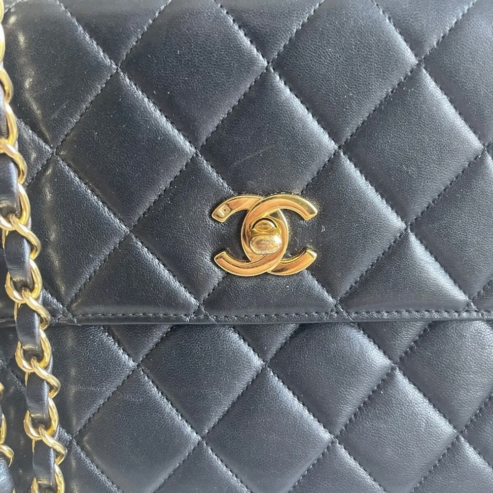 Chanel Black Vintage Large Tote Bag- Rare & Limited Edition- 100% Authentic - Picture 8 of 10